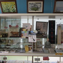 観光マップとパンフレット類。