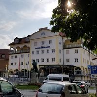 駅とは反対側にスーパーがあります