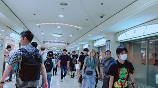 地下街に迷い込む