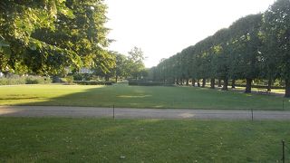 旧市街地の西側にあります。