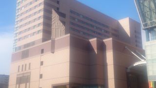 福岡中州の複合商業ビル