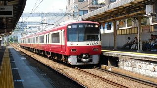 土日にも存在、12両編成快特！