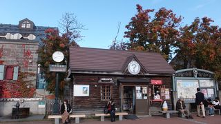 絶景の地にあるので人はひっきりなし