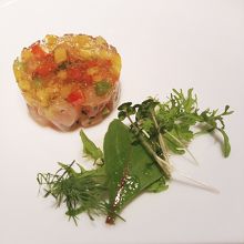 コースのお料理。綺麗です。