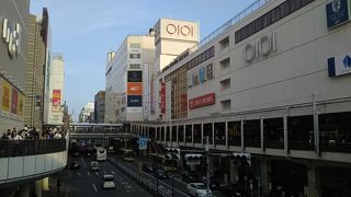 JR改札口からの近さということでは第一級の駅前マルイ。