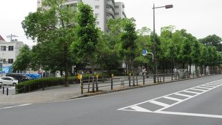 東池袋駅近くの公園