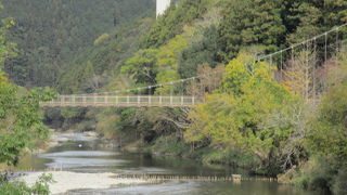 吊り橋です