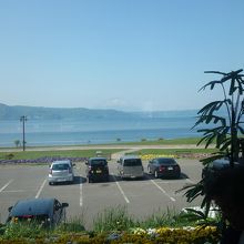 湖畔にある喫茶店からの眺め