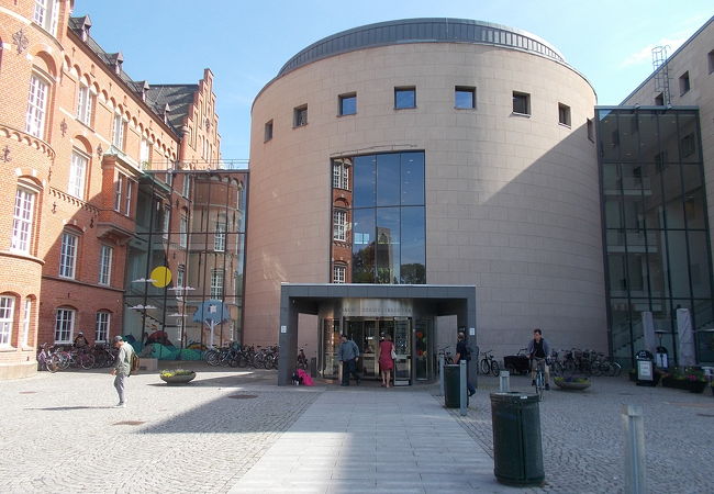 マルメ市立図書館