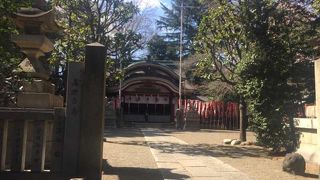 甘泉園公園近くの神社