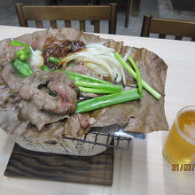 牛朴葉味噌定食アップ