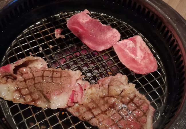 おいしい焼きでおなか一杯になりたくて、廻焼肉店