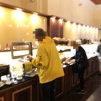 朝食はバイキング形式でした。