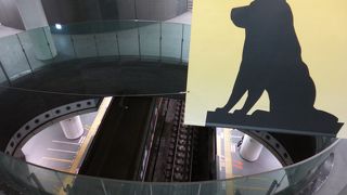 駅がお洒落です