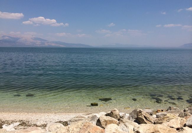 青く美しいエイルディル湖