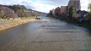 ひがし茶屋街と主計町茶屋街を隔てる川