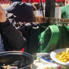 テルトル広場でのランチ