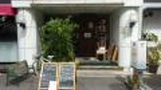 超人気のカレー屋さんの隣のイタリアンで押され気味に見えますが、私はこちらの方が好みです。