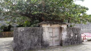 首里森御嶽（すいむいうたき）