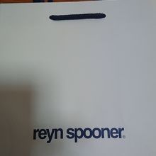 ショップバックです。シンプルで使いやすいです。