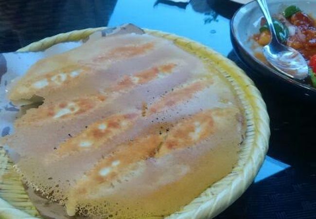 羽根付きの焼き餃子が絶品