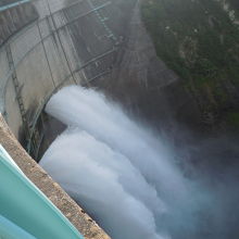 黒部ダムの放水は前から見たかったです。