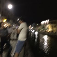 騒ぎたい若者が夜いっぱい