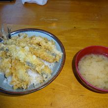 イワシ天丼です。