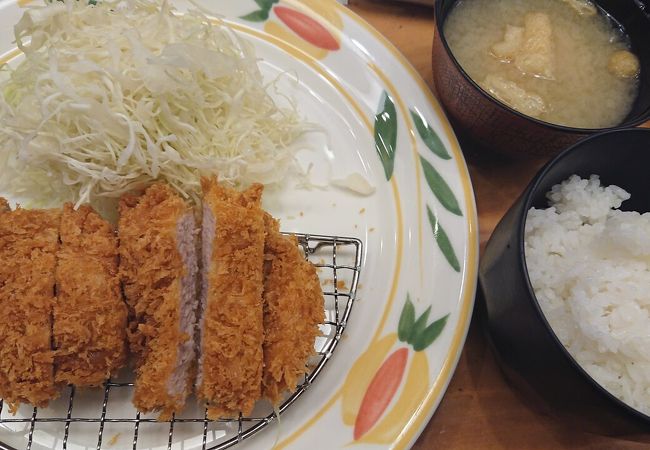 塩で食べると肉の味が更に分かります!!