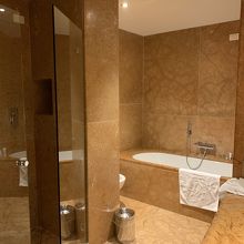 シャワーと浴槽