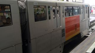 エスカレーターは上りだけ