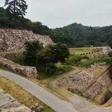二の丸跡を望む