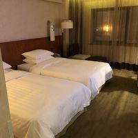 スペース充分なベッドルーム