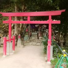 城内に残る中坂稲荷神社