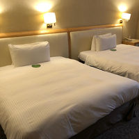 ベッドは広々ダブルベッド