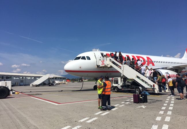 ベルガモの空港だが、ミラノからも近い