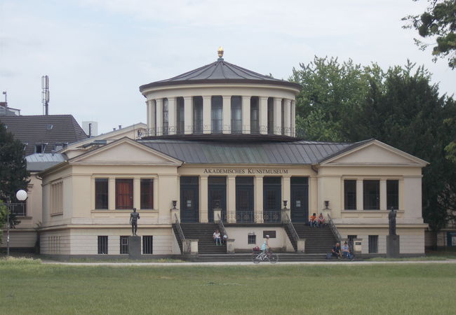 ホーフガーデンの中にあります。