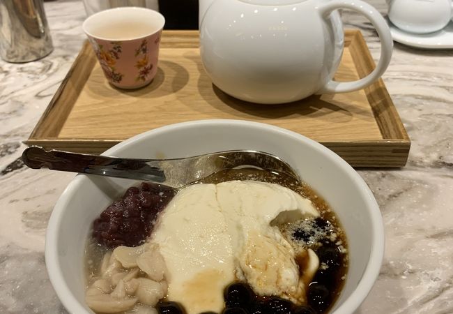 ポットでジャスミン茶