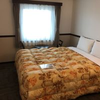 客室。見慣れた寝具