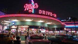 クラシックなテイストのハンバーガーレストラン