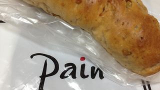 くるみパンを購入しました。