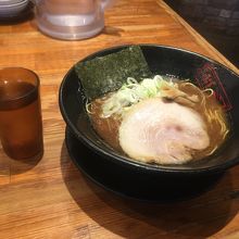 豚骨醤油らーめん