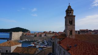 旧市街地にある修道院