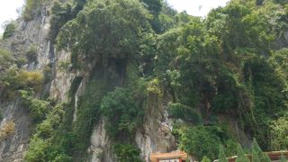 イポー郊外の洞窟寺院