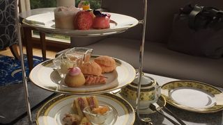 ピーチづくしのアフタヌーンティー