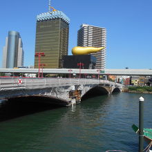 対岸のアサヒビールのビルが良く見える