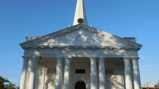 1818年建築の古い教会