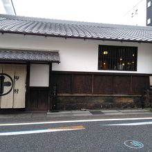 店内はなかなかの混雑でした