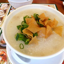 豚肉とピータンのお粥