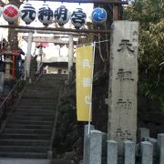 麻布十番駅南東の神社